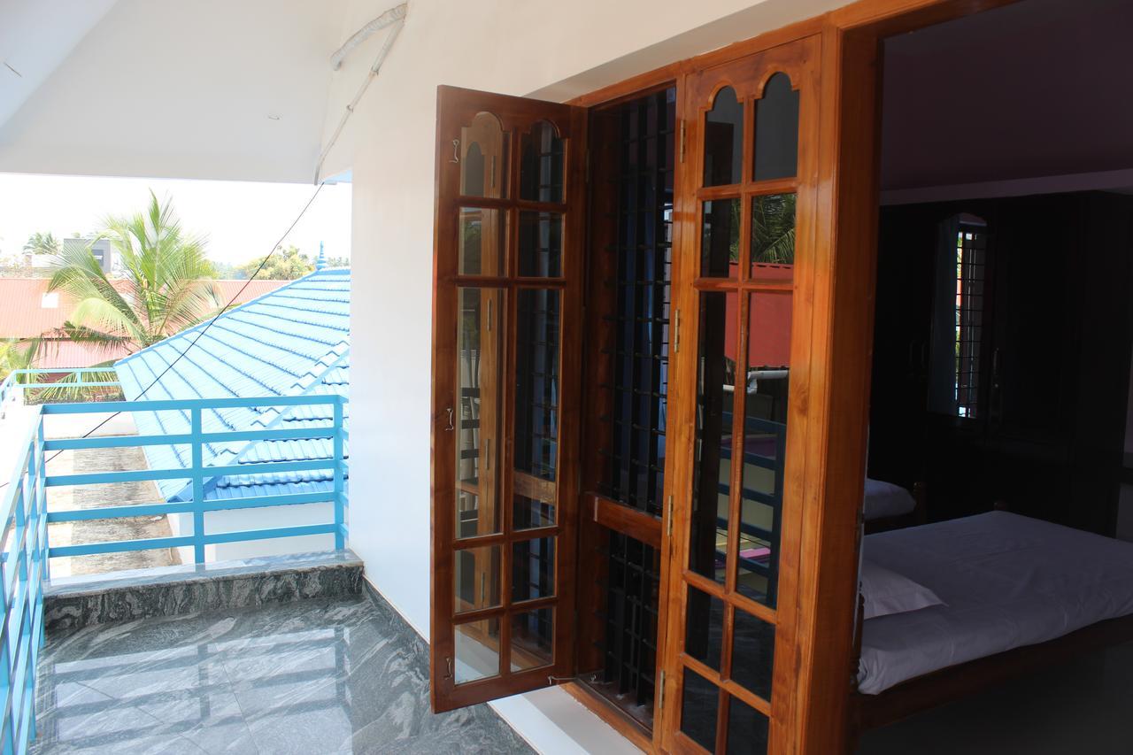 Puthenchirayil Homestay Thiruvananthapuram Exterior photo